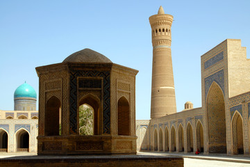 Fototapeta na wymiar Inside of Kalon Mosque (inner yard of the mosque and Kalon Minaret). Po-i-Kalyan Complex, Bukhara, Uzbekistan.