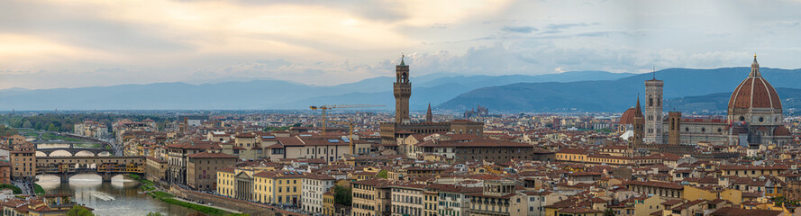 Fototapeta na wymiar Duomo Santa Maria Del Fiore and Bargello in the morning from Piazzale Michelangelo in Florence