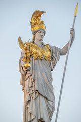 Obraz premium Athena Fountain (Pallas-Athene-Brunnen) in front of the Parliament during sunset, Vienna, Austria, closeup