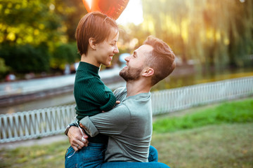 Romantic relationship between disabled young woman born without arms and her disabled boyfriend.