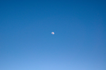 青空と月