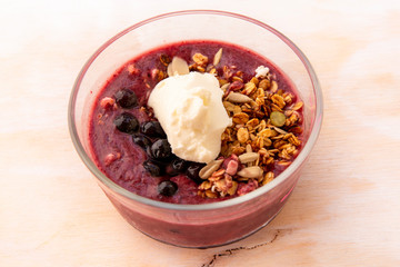 Smoothie bowl with friut and granola