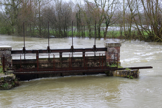 rivi&eacute;re en cru vendeuil /AISNE  /02