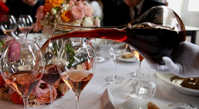 Rotwein aus Karaffe Sternerestaurant
