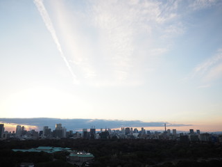 夕暮れと都市景観