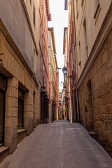 Fototapeta na wymiar narrow street in bilbao euskadi