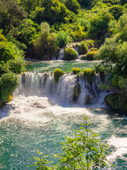 Cascadas en el Parque Natural Krka en Croacia, Patrimonio de la Humanidad, verano de 2019