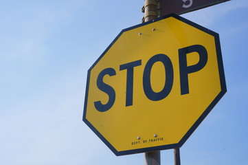 Obraz premium Sky and traffic sign 