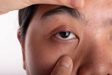 Obraz premium doctor examining patient