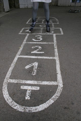 Jugando a la rayuela en Francia