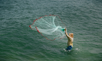 cast net fishing in fort kochi