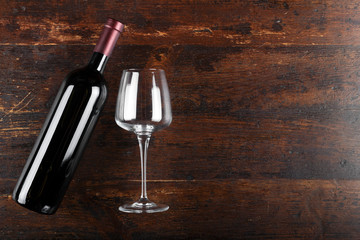 Fototapeta na wymiar bottle of wine and glass