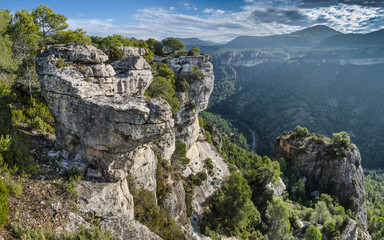 Paisaje montañoso desde Siurana de Tarragona y sus alrededores.