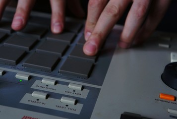 Beat machine device for electronic music composer.Techno dj play and remix musical tracks with...