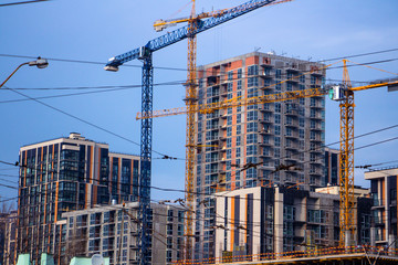 Fototapeta premium construction of skyscrapers in a big city in the midst of work