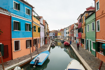 Fototapeta na wymiar Colorful Houses at the Rio Pontinello on Burano Island, Venice/Italy