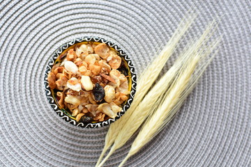 peanuts, soya, coconut, honey, flakes, granola, seeds, nutrition, nuts, grain, vegetarian, oatmeal, fruit, sweet, meal, snack, organic, food, cereal, healthy, breakfast