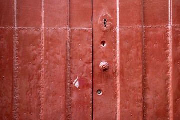 Portas de madeira castanha