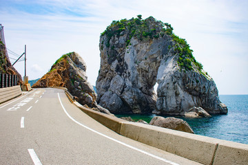 立巌岩