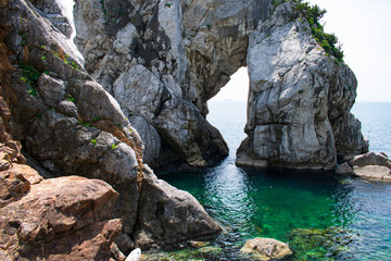 立巌岩