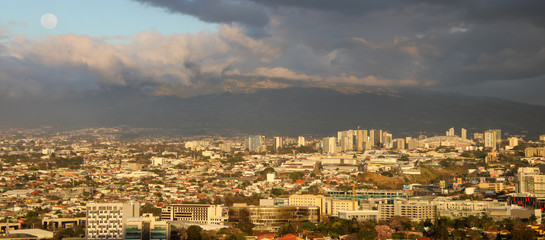 Obraz premium Aerial View of Dowtown San Jose, Escazu and La Sabana in Costa Rica