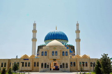 Fototapeta na wymiar Khoja Ahmed Yasawi Mausoleum in Turkistan, Kazakhstan