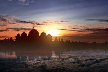 Obraz premium Silhouette of a mosque