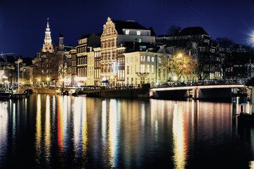 Obraz na płótnie Canvas amsterdam bridge by night