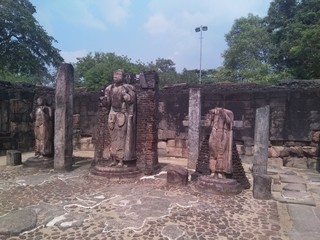 ancient temple pollonnaruwa