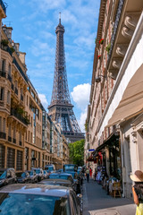 Fototapeta na wymiar Eiffel Tower and Narrow Street of Paris