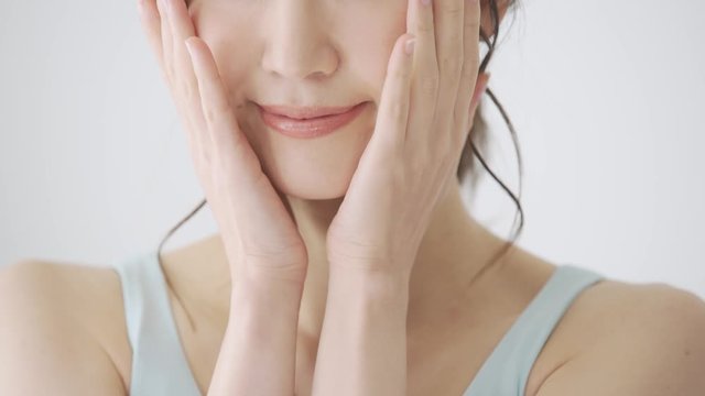 女性