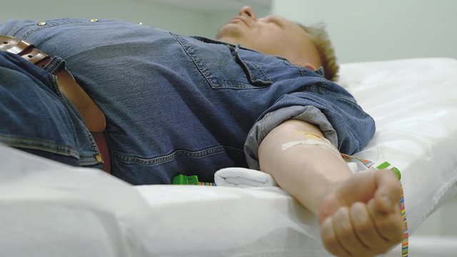 the patient lies during infusion therapy