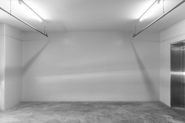 Empty space (empty wall in a bright room)