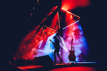 Band Silhouette, guitarist on the club stage