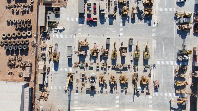 foto de equipos de construcci&oacute;n desde un drone