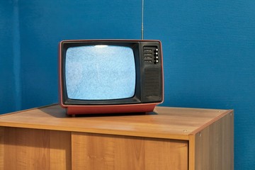 No signal just noise on old analogue TV set
