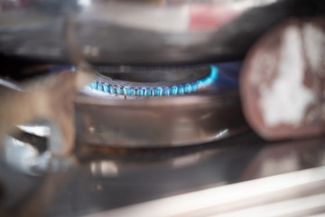 Selective focus of gas burning from portable gas