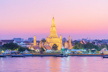 Fototapeta premium Wat Arun of Bangkok, Thailand