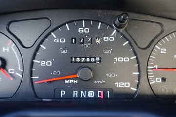 Vehicle speedometer and dashboard