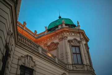 Obraz premium Upper Belvedere Palace (Schloss Oberes Belvedere) in Vienna, Austria. Blue twilight sky. One of Vienna main attractions