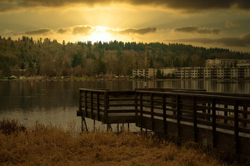 Naklejka premium 020-03-07 A SUNSET OVER LAKE WASHINGTON BY JUANITA BAY PARK