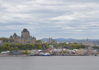 Fototapeta na wymiar buildings and structures with river in Quebec, Canada