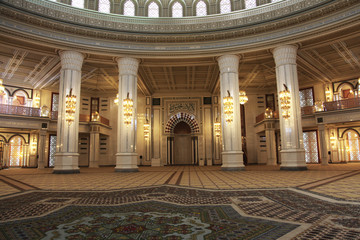 View of the Grand Mosque, Ashgabat, Turkmenistan - obrazy, fototapety, plakaty