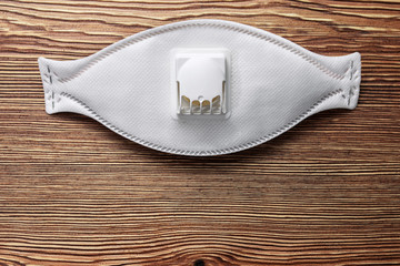 medical respirator with valve