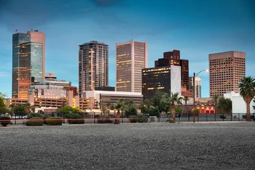 Poster Stadsgezicht skyline uitzicht op kantoorgebouwen en flatgebouwen in het centrum van Phoenix Arizona USA © Aevan
