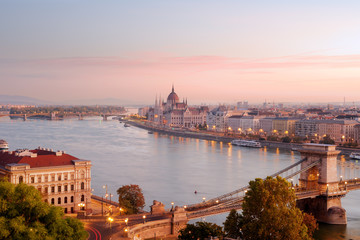 Fototapeta na wymiar Budapest view at dawn