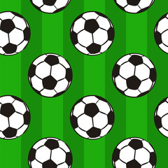 Naklejka premium Seamless pattern with soccer balls on a green field. Hand-drawn football balls and soccer striped grass field. Illustration for the design of sports posters, banners and design.