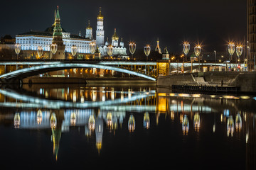 Obraz premium Moscow, Kremlin embankment, visible Big Stone Bridge