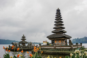 Fototapeta na wymiar Ancient temple architecture in asia Bali