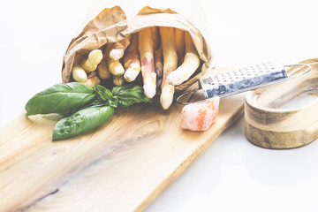 Spargel, Nahaufnahme, freigestellt, Asperagus, Frühling frisch in der Küche.